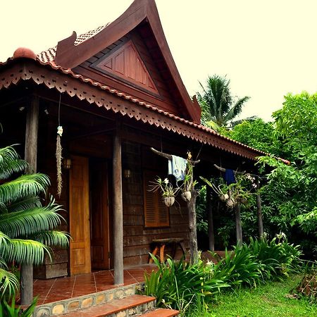 The Plantation Hostel Kampot Buitenkant foto