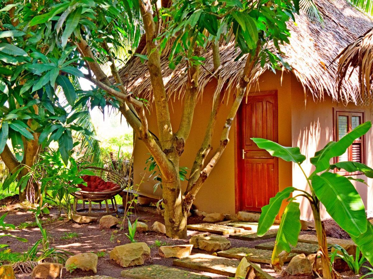 The Plantation Hostel Kampot Buitenkant foto