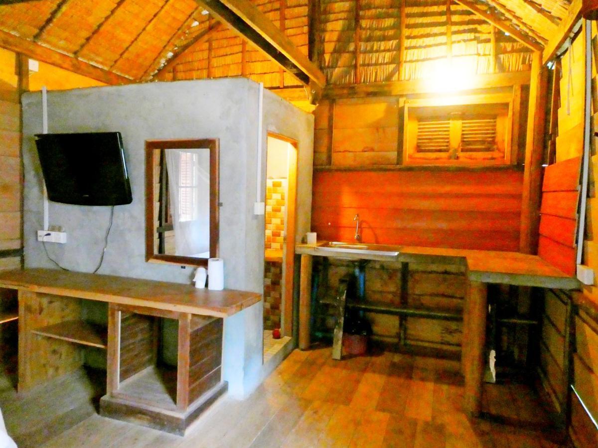 The Plantation Hostel Kampot Buitenkant foto