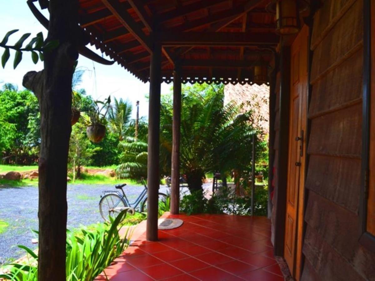 The Plantation Hostel Kampot Buitenkant foto