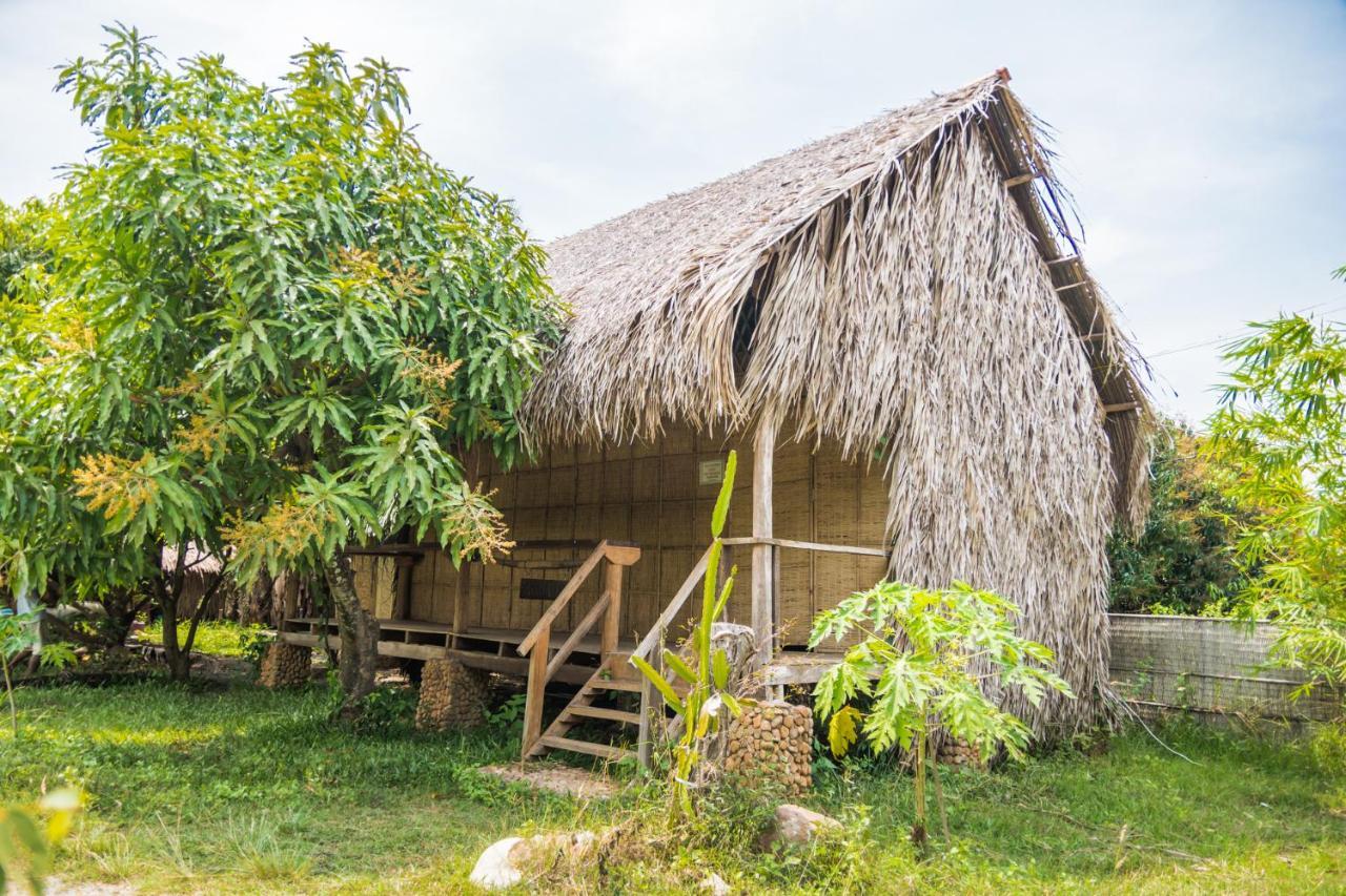 The Plantation Hostel Kampot Buitenkant foto