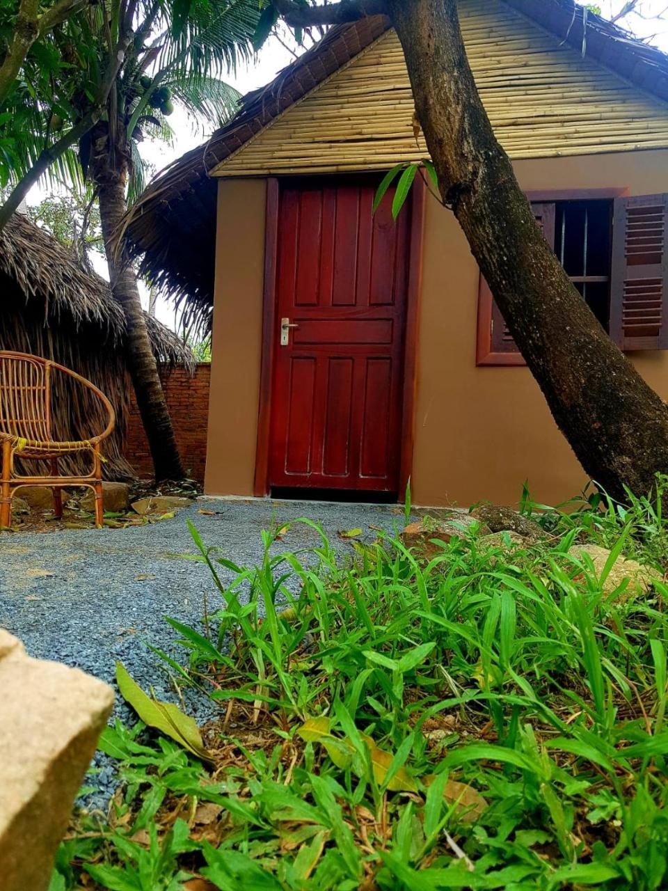 The Plantation Hostel Kampot Buitenkant foto